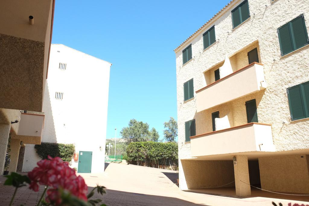 Blu Baita La Maddalena  Luaran gambar
