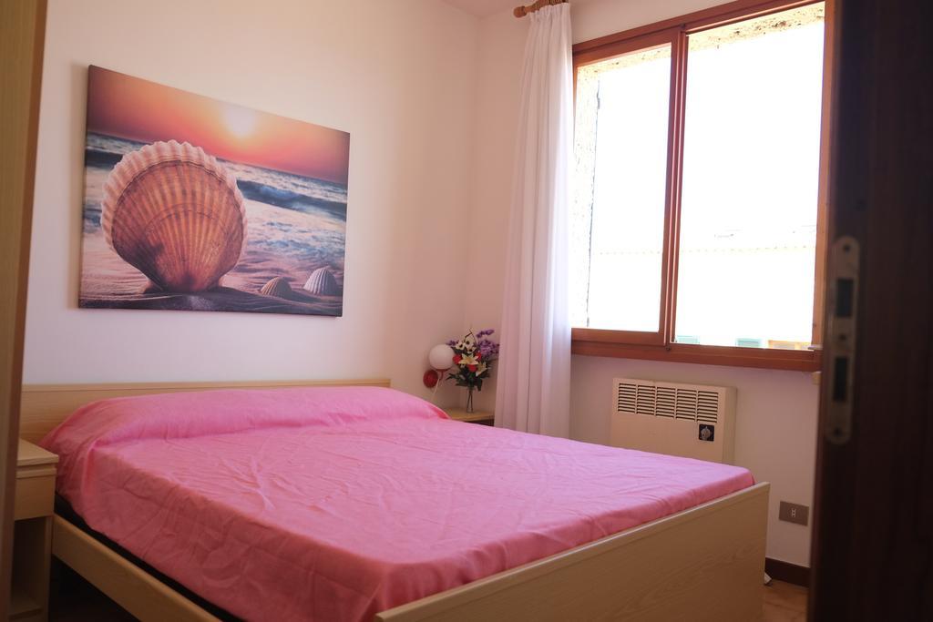 Blu Baita La Maddalena  Luaran gambar