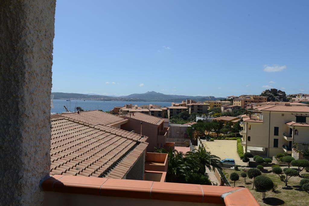 Blu Baita La Maddalena  Luaran gambar