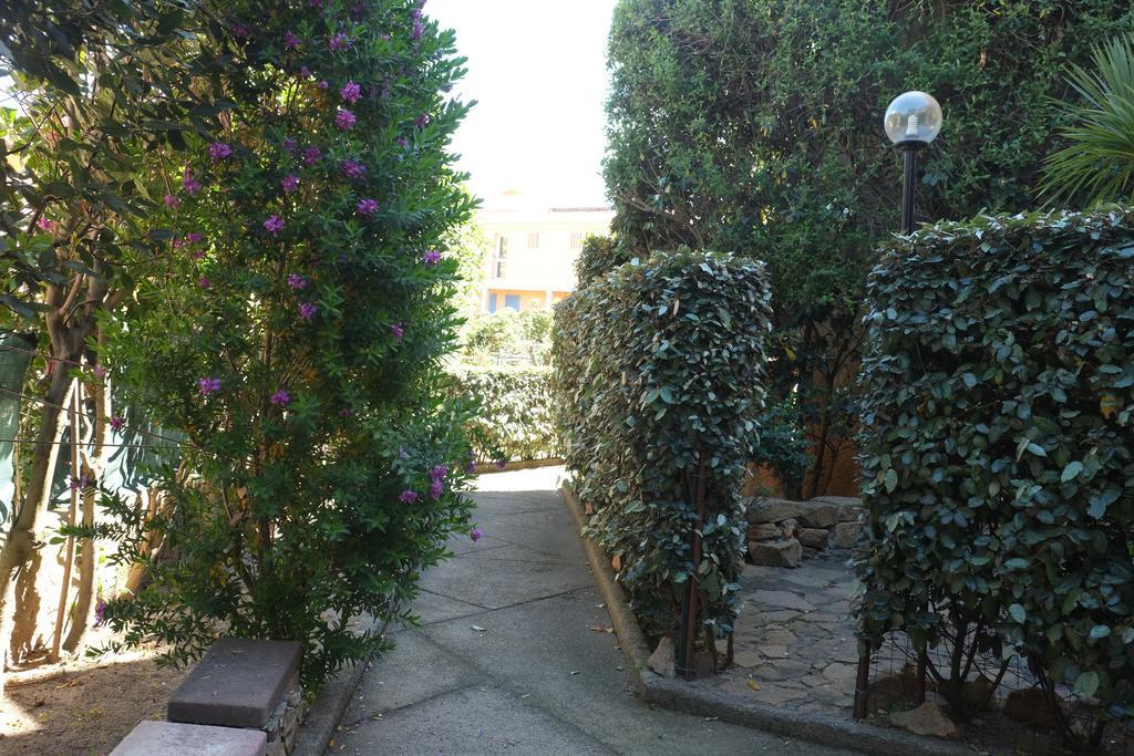 Blu Baita La Maddalena  Luaran gambar