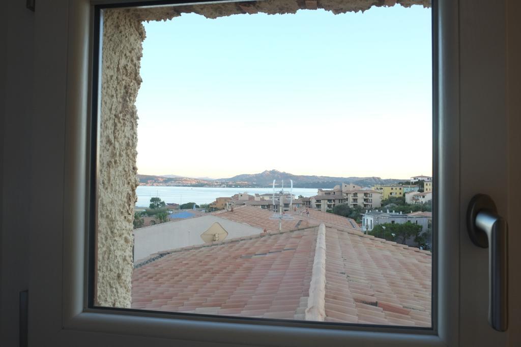 Blu Baita La Maddalena  Luaran gambar
