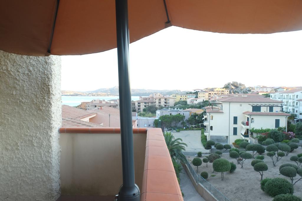 Blu Baita La Maddalena  Luaran gambar
