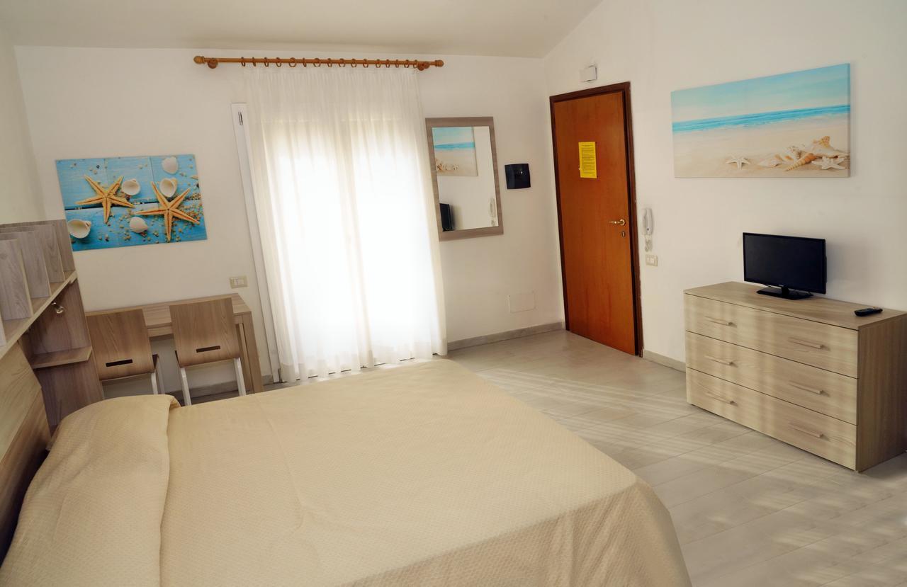 Blu Baita La Maddalena  Luaran gambar