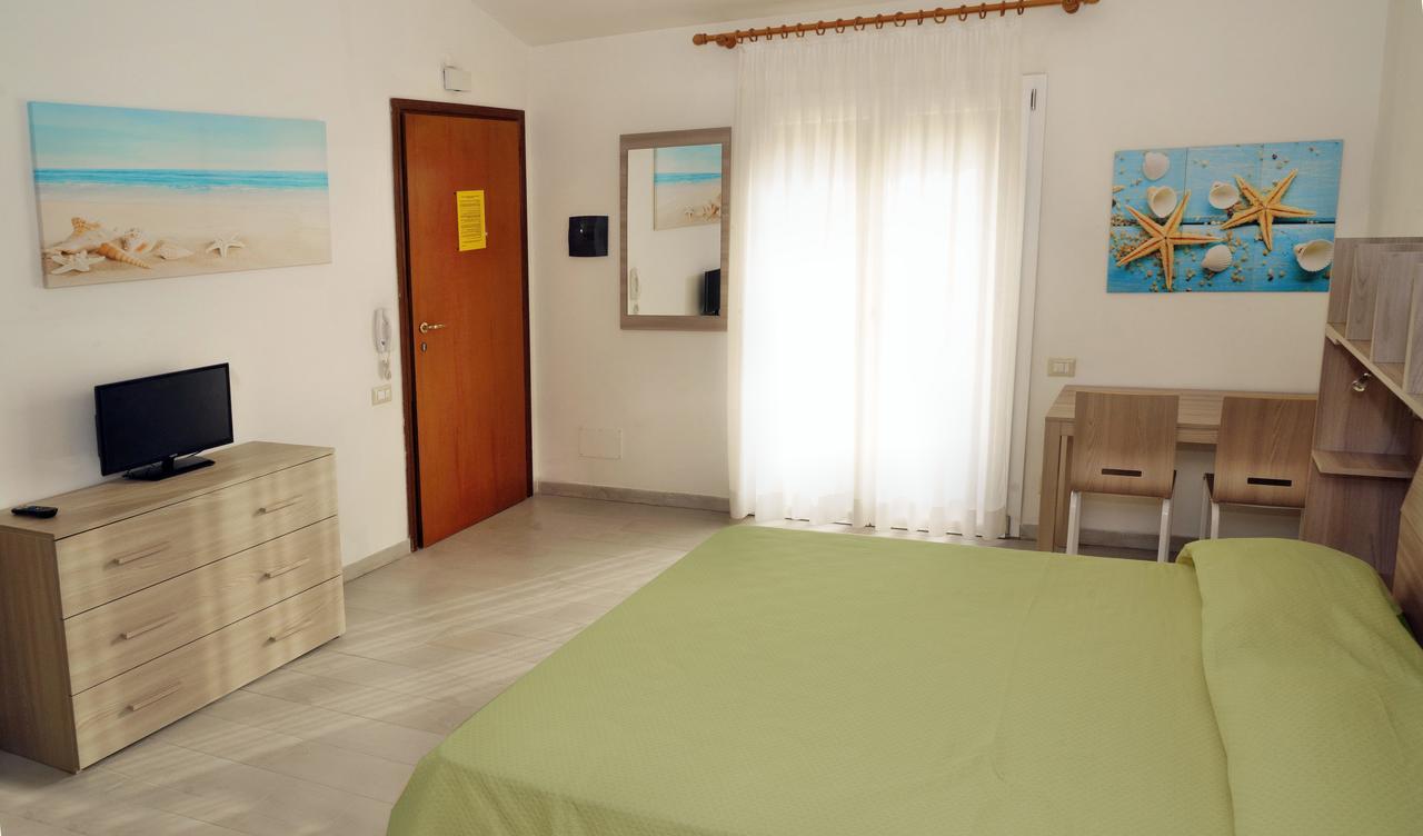 Blu Baita La Maddalena  Luaran gambar