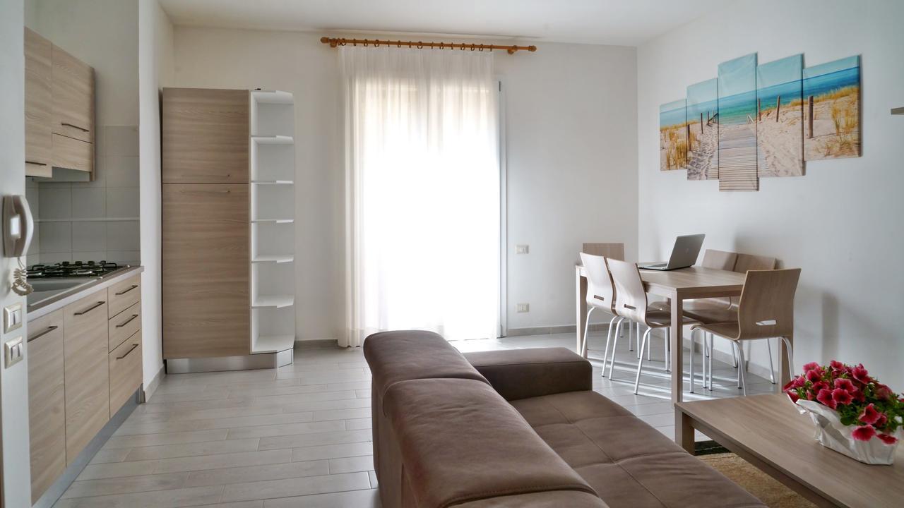 Blu Baita La Maddalena  Luaran gambar
