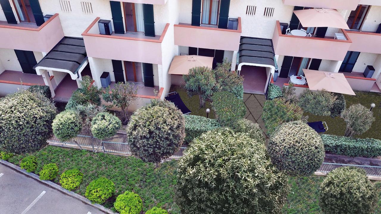 Blu Baita La Maddalena  Luaran gambar