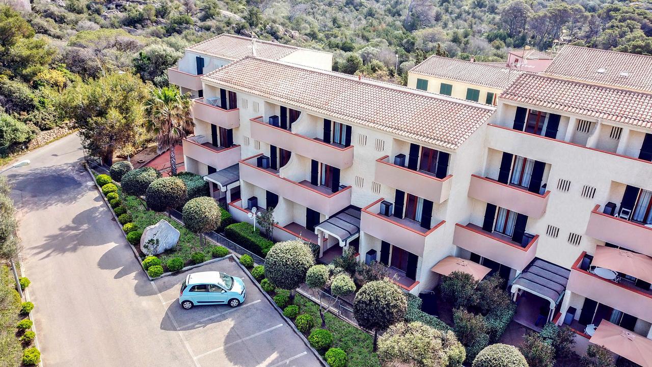 Blu Baita La Maddalena  Luaran gambar