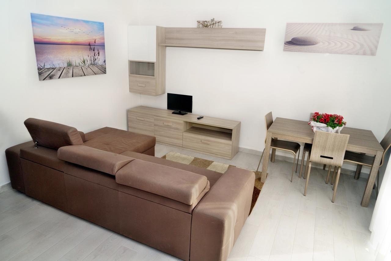 Blu Baita La Maddalena  Luaran gambar
