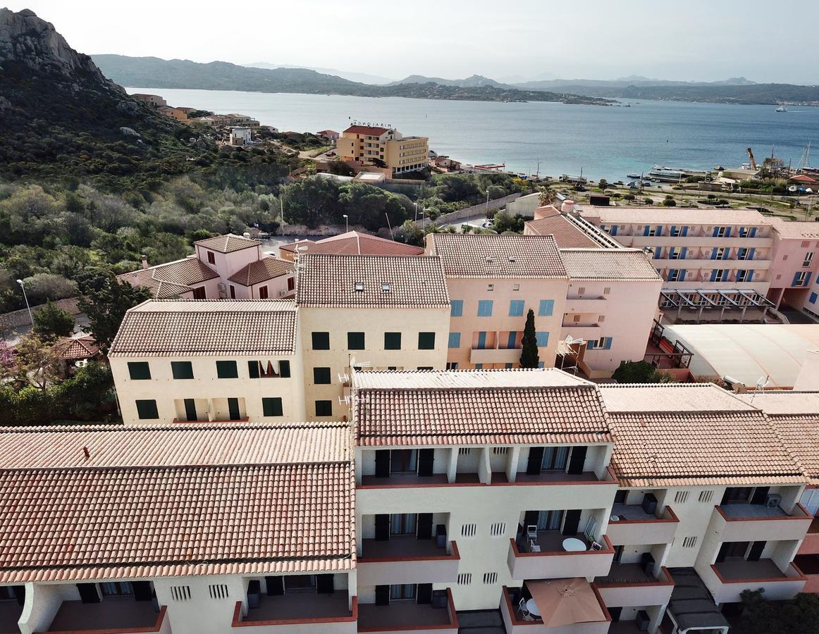 Blu Baita La Maddalena  Luaran gambar