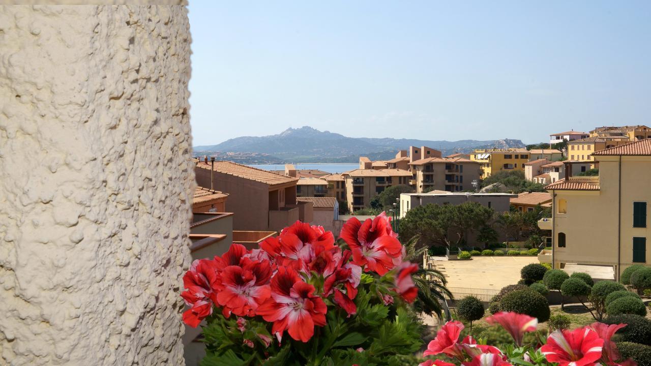Blu Baita La Maddalena  Luaran gambar